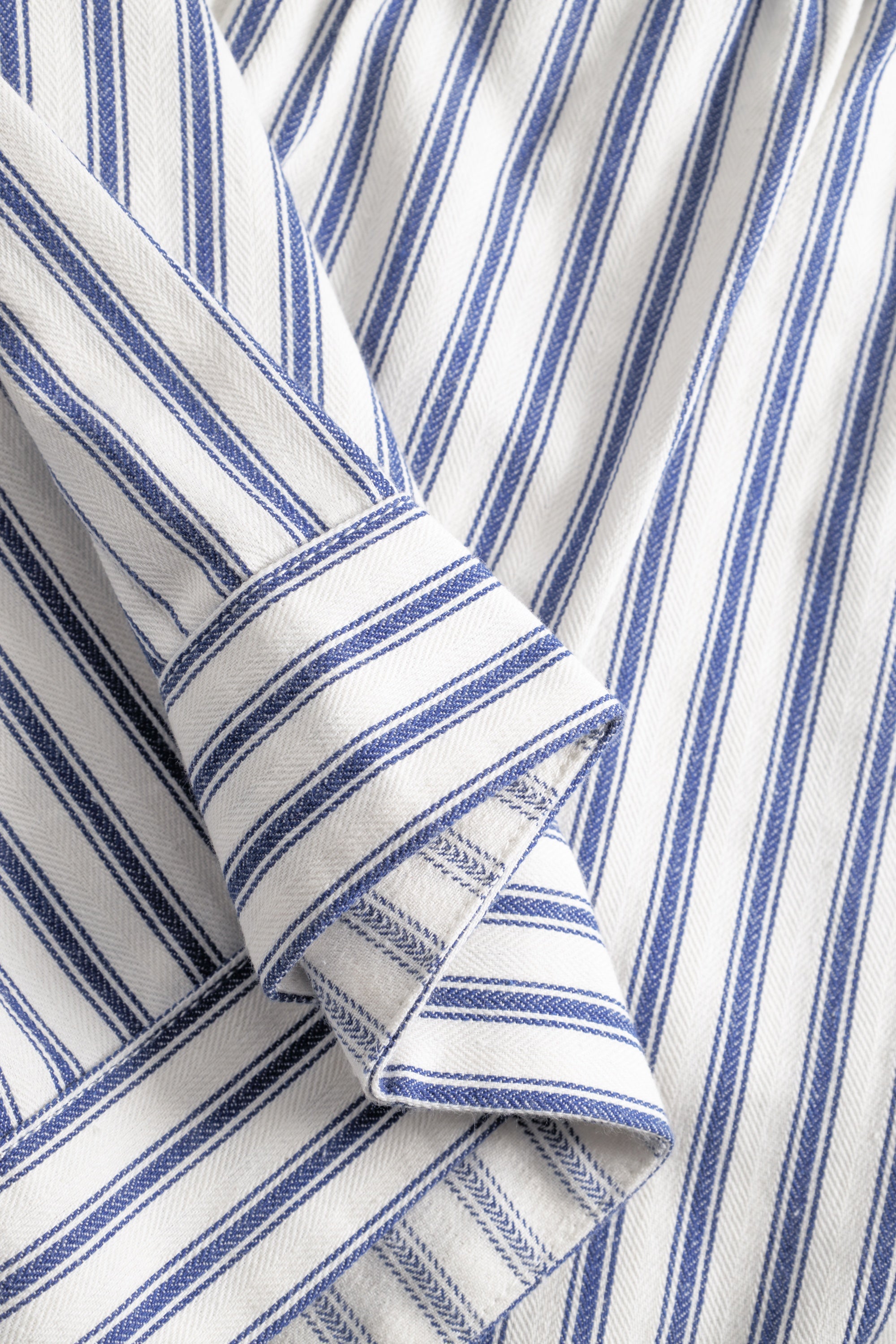 Modena Shorts - Navy Stripe