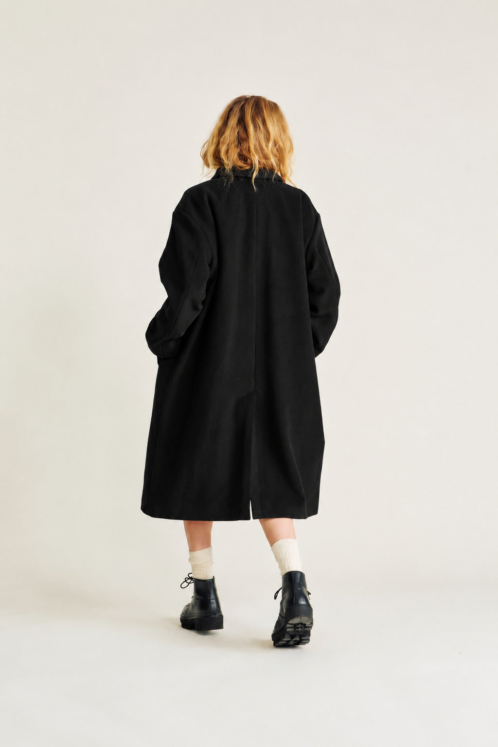 nué notes Basim Coat Coat 999 Black