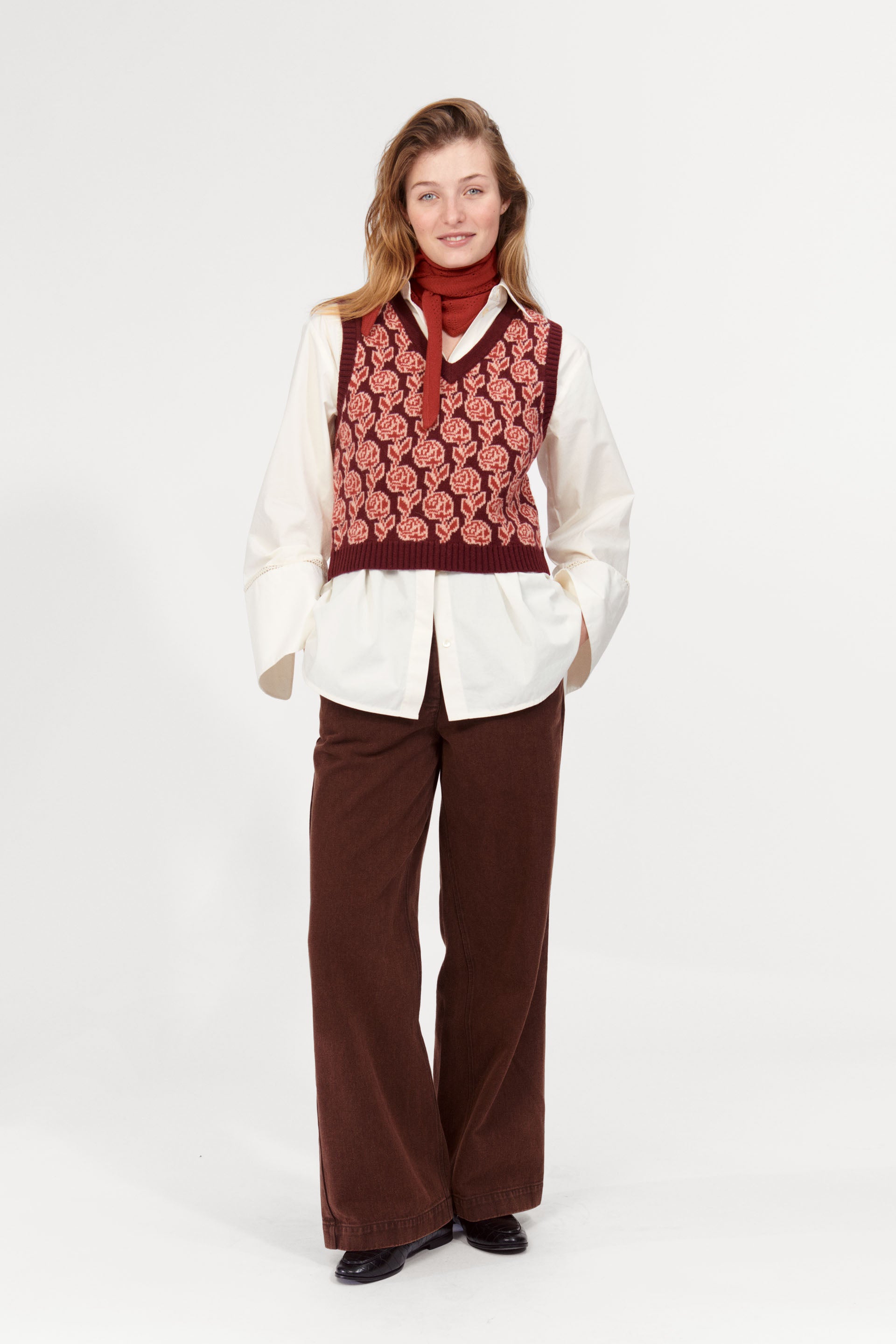 nué notes Cambridge Vest Knitwear 951 Rose Red