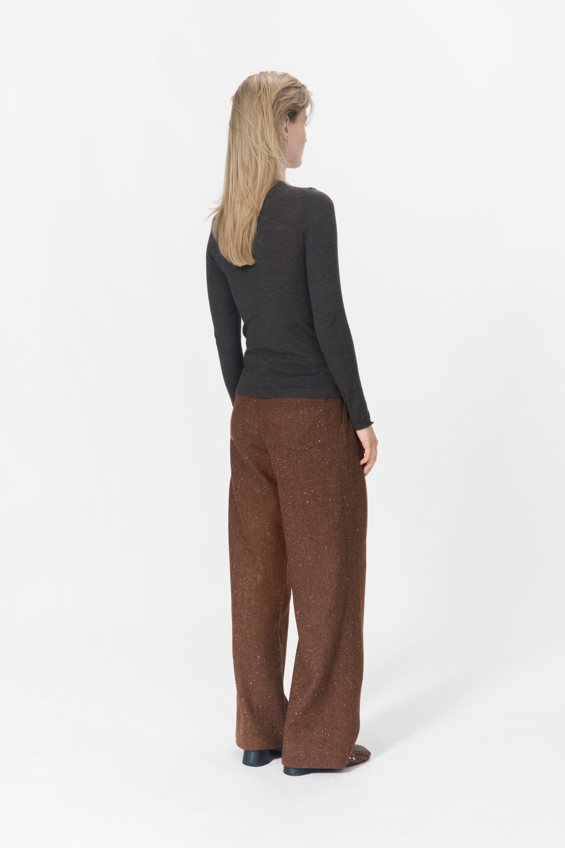 nué notes Davis Crewneck Crewneck 759 Dark Brown Melange