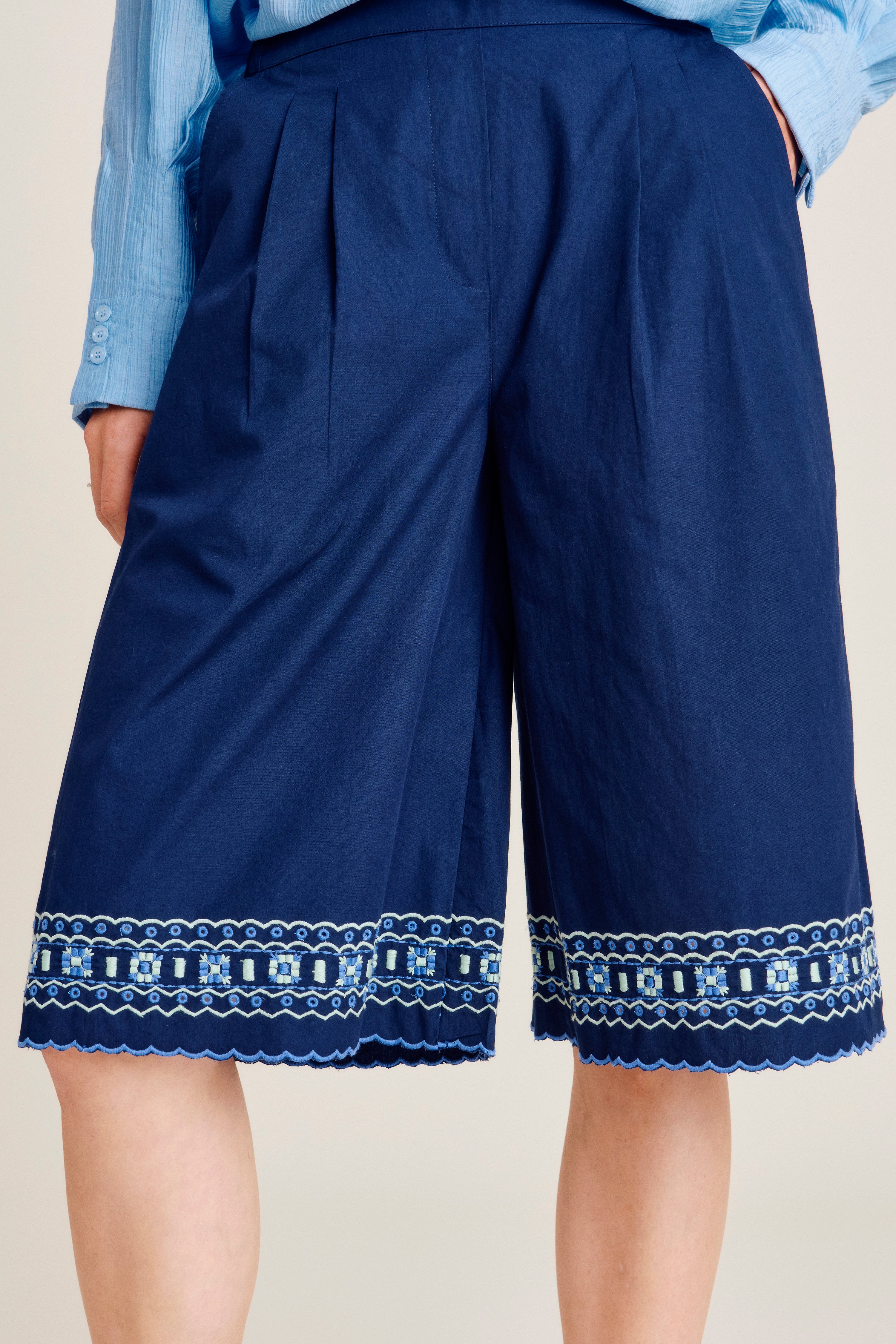 nué notes Giza Shorts Shorts 499 Navy