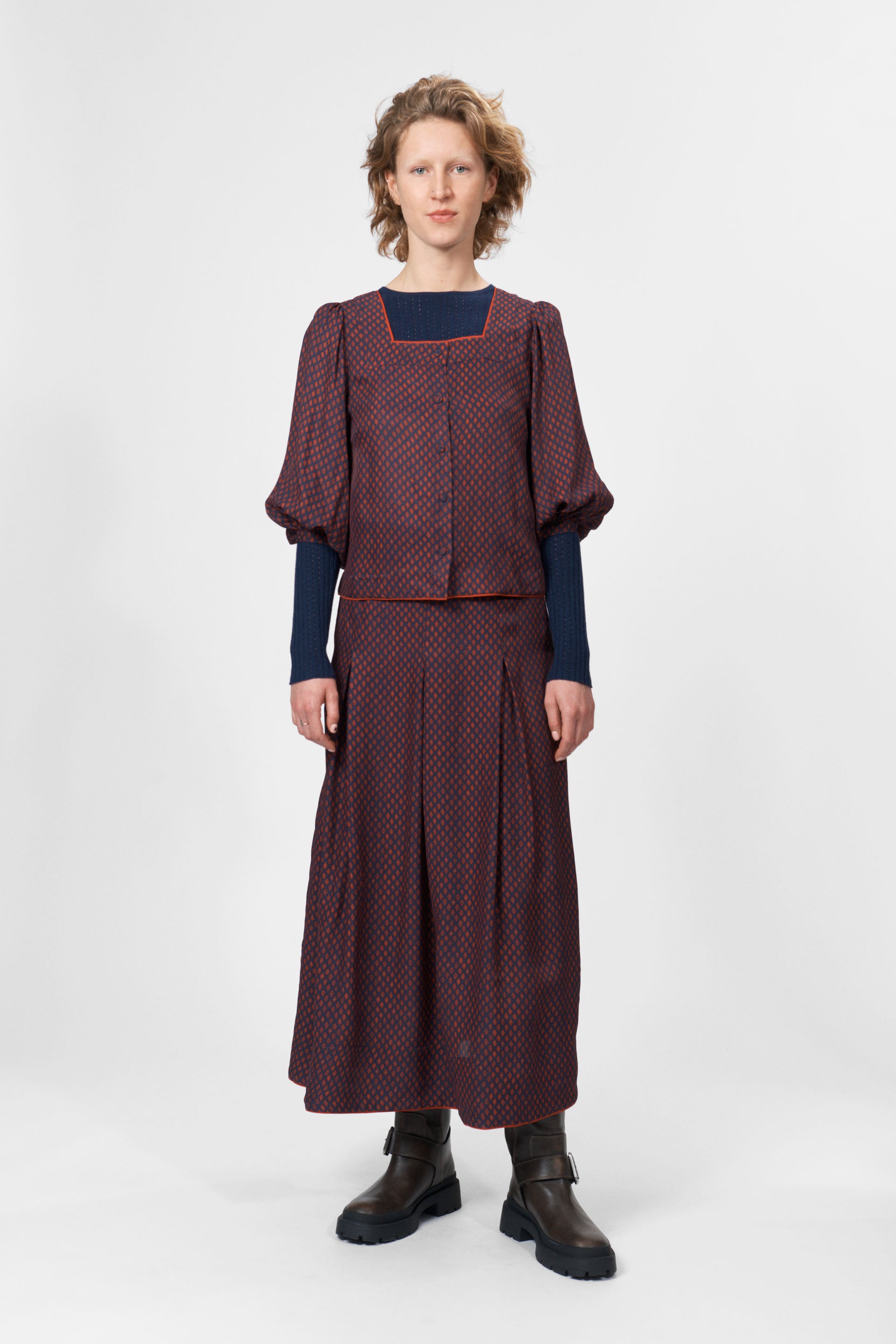 nué notes Kastoria Skirt Skirts 941 Scarf Red