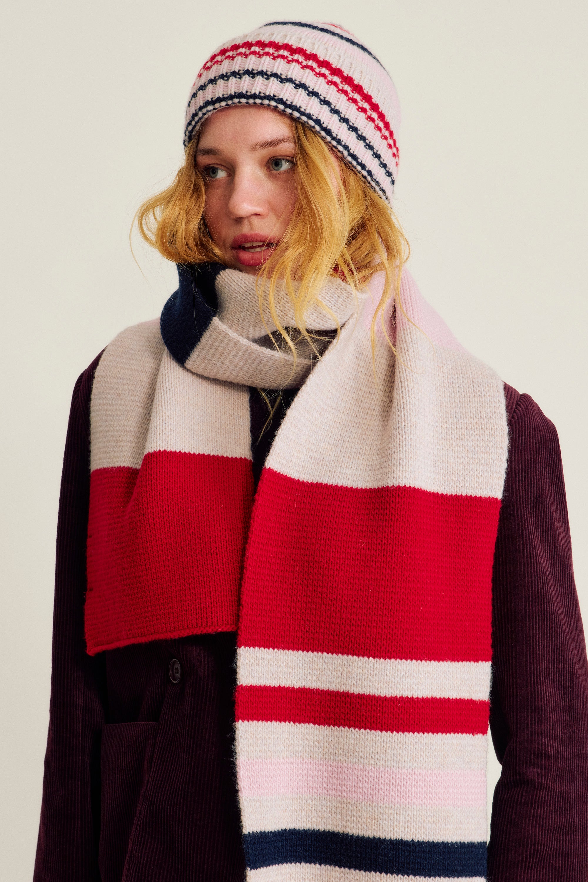 nué notes Luarca Beanie Hat 979 Red Multi Colour