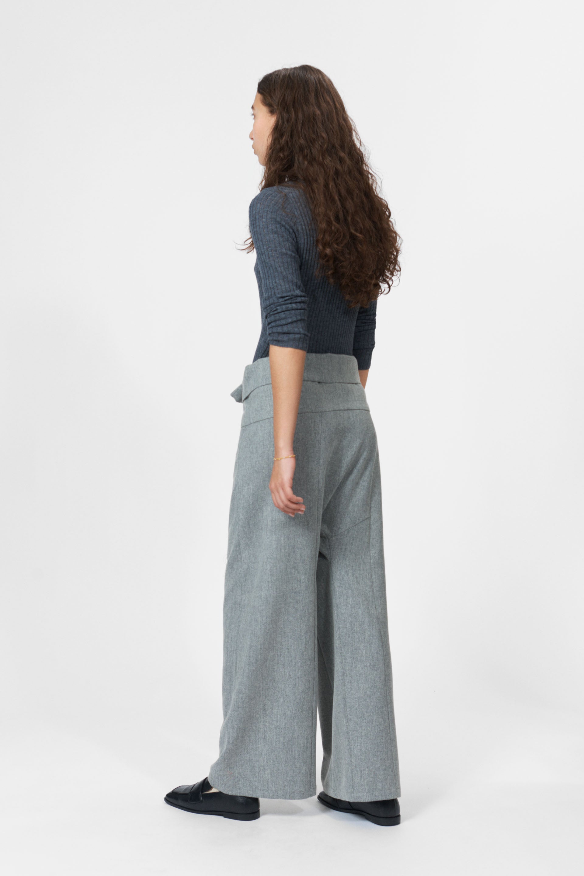 nué notes Magnus Knitwear 930 Dark Grey Melange
