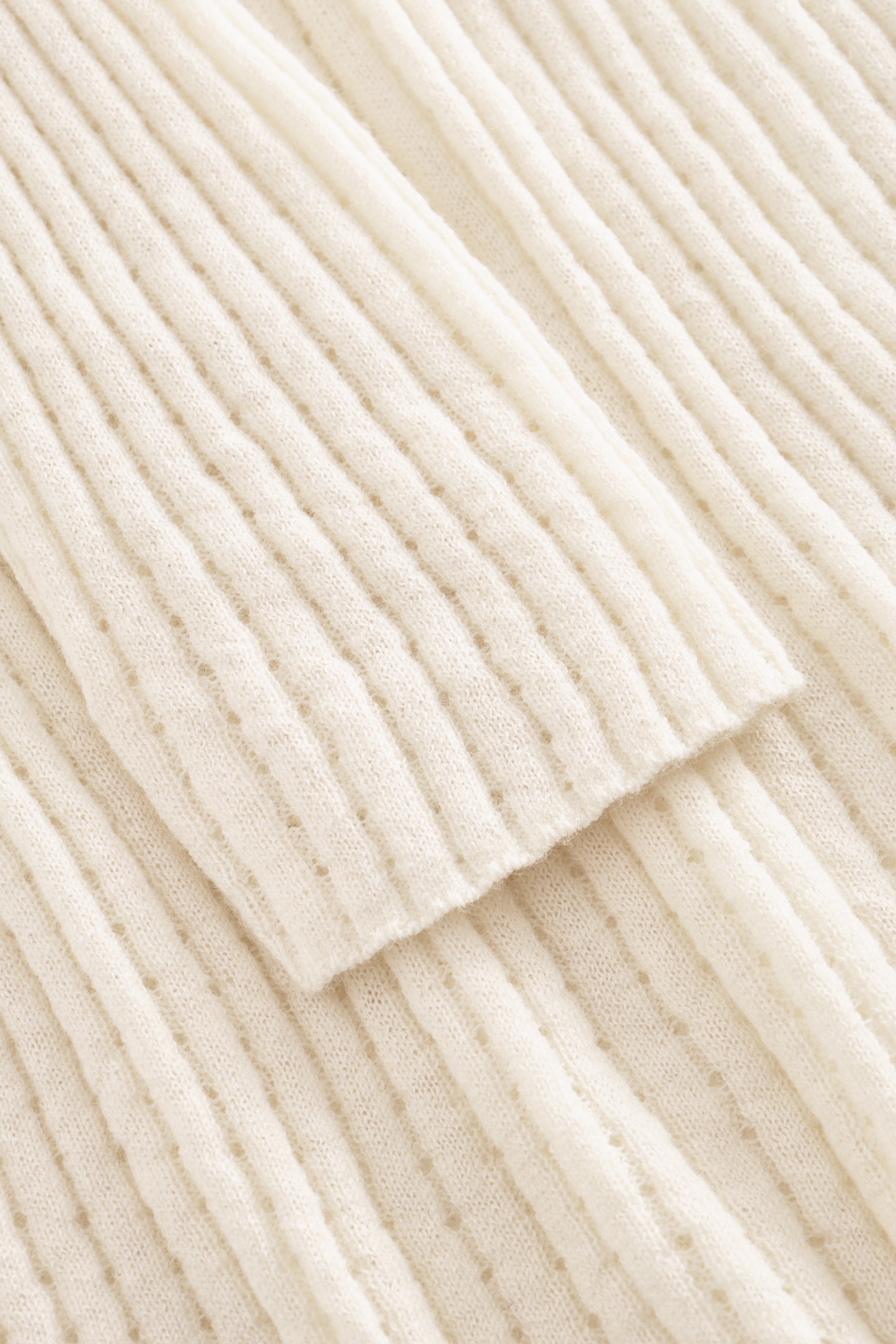 nué notes Magnus Knitwear 007 Egret