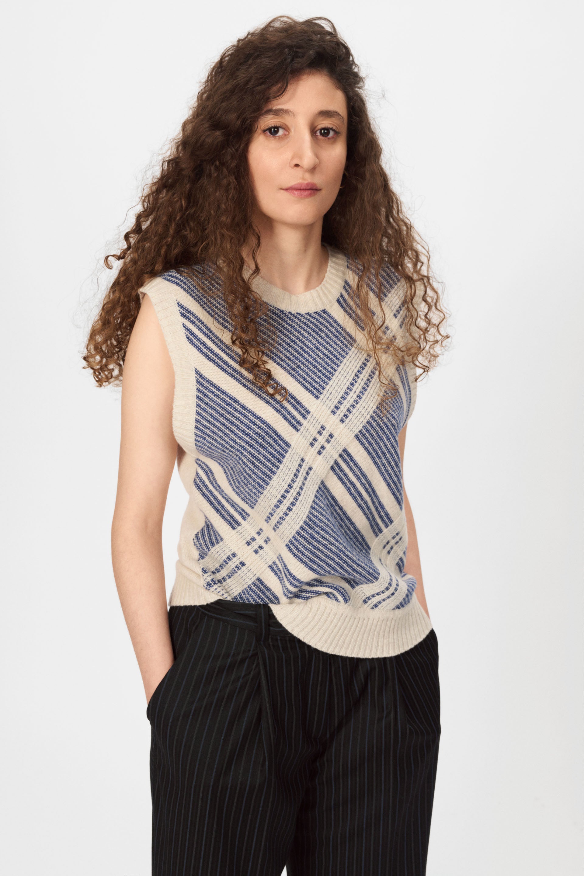 nué notes Malik Vest Vest 916 Egret Marine Check