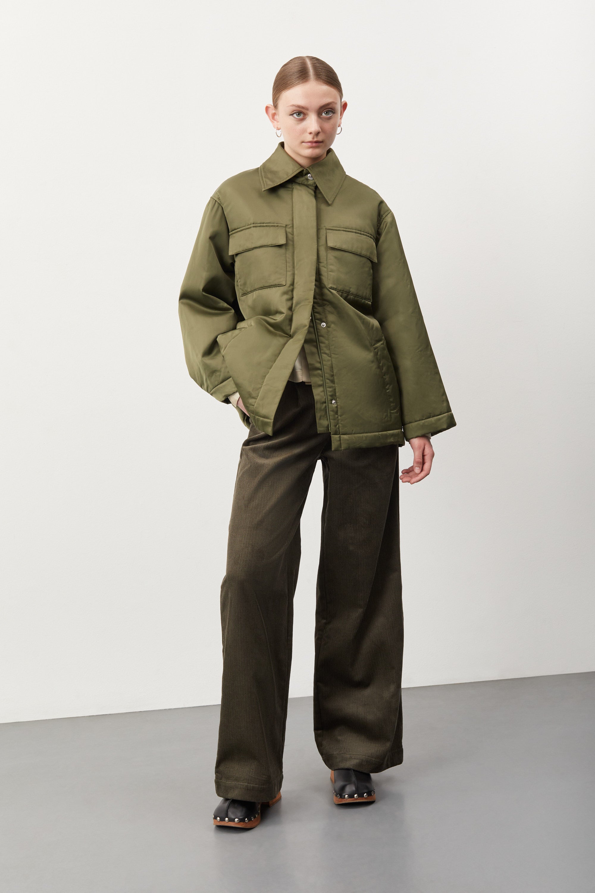 nué notes Ayden Jacket - Army Outerwear 641 Army