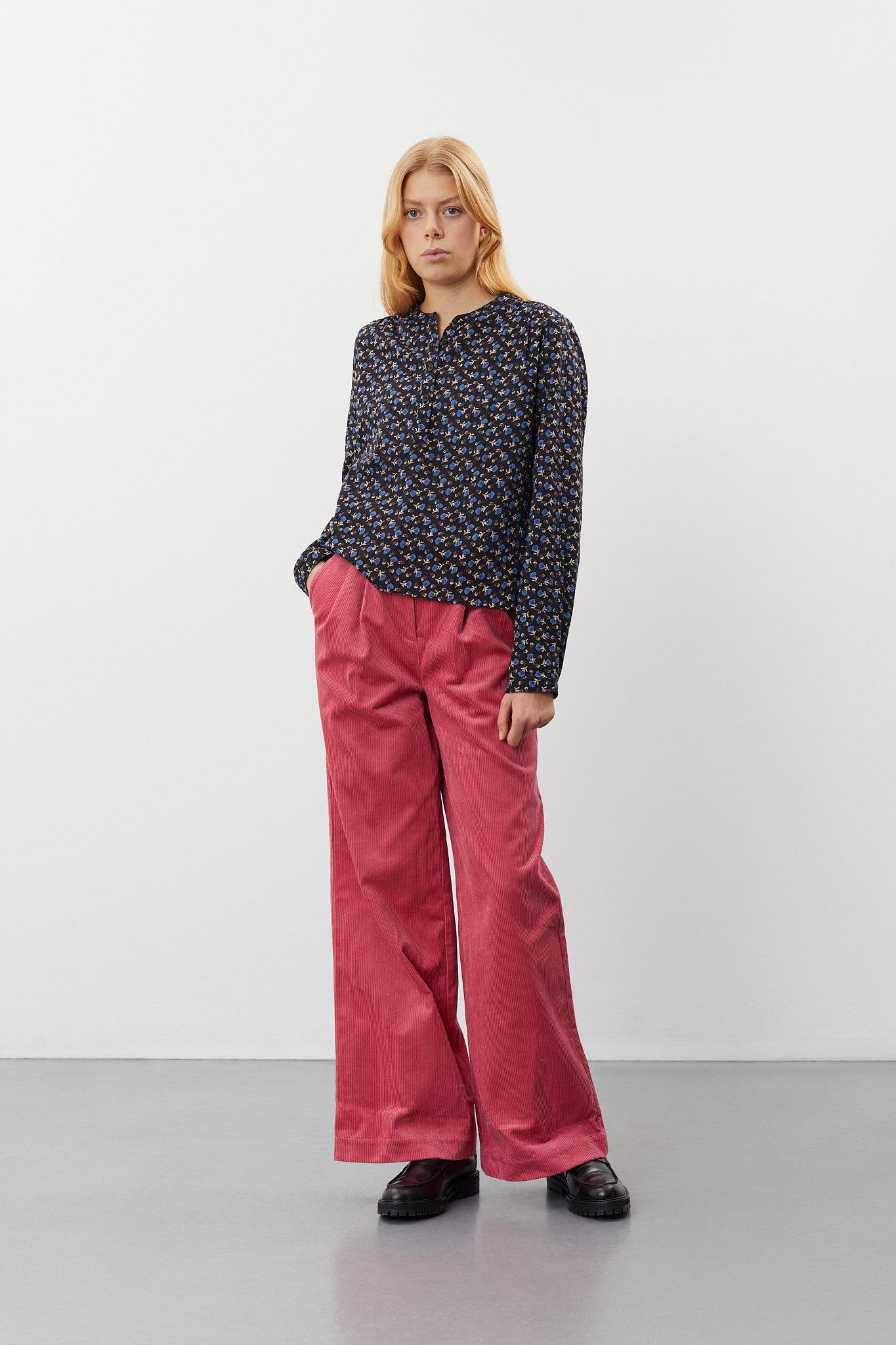 nué notes Ben Shirt - Flower Black SHIRTS 999 Black
