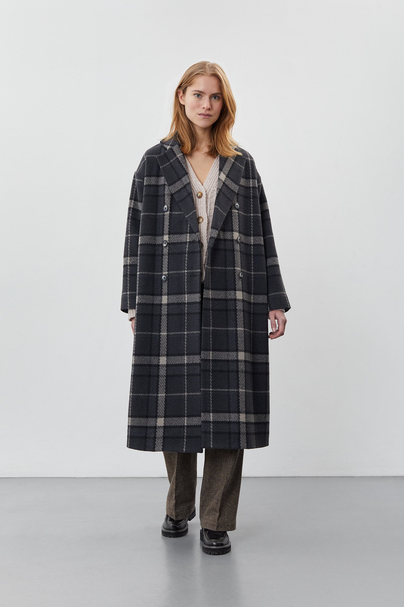 nué notes Kean Coat - Warm Grey Outerwear 049 Warm Grey