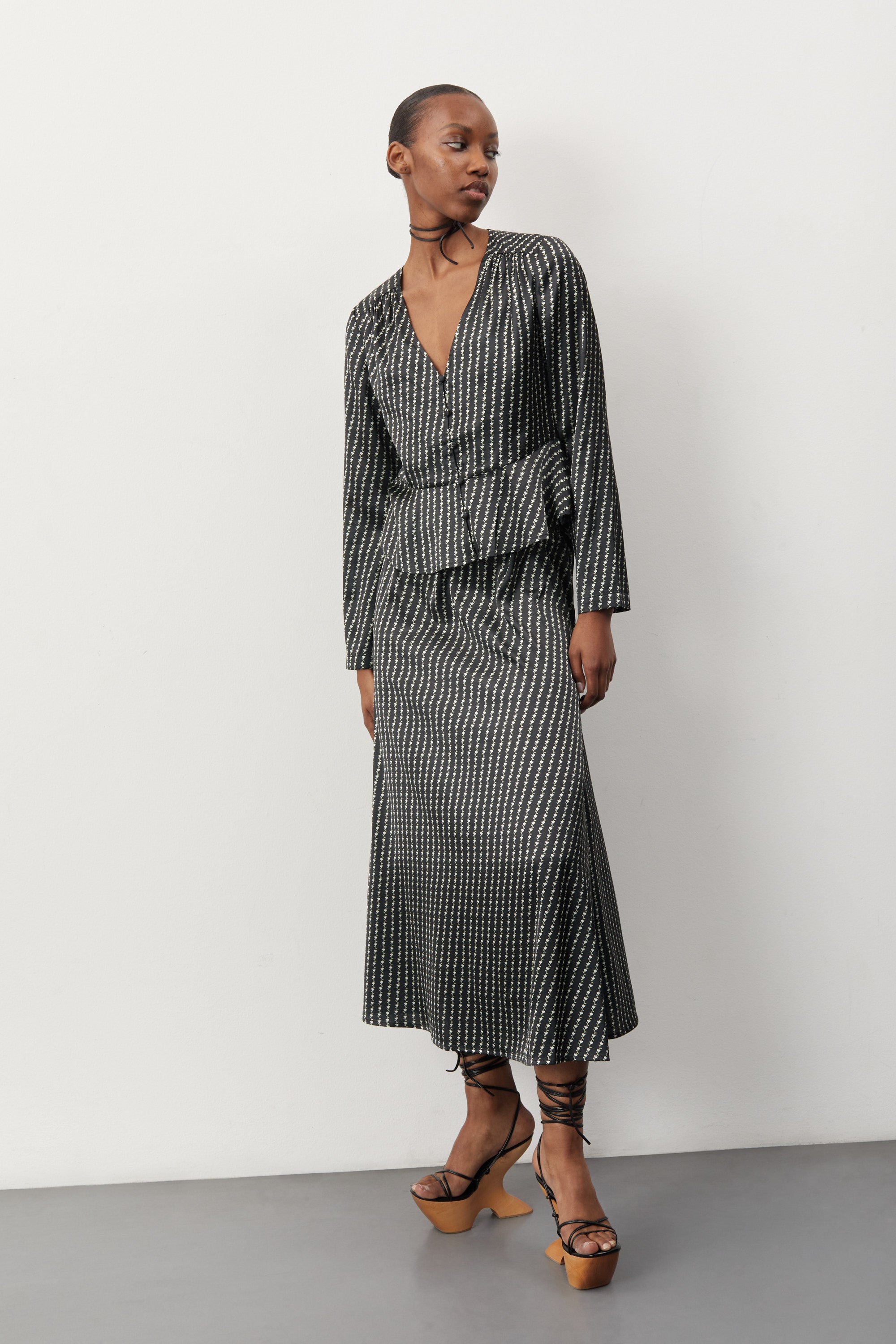 nué notes Sandro Blouse - Multi Black Blouses 040 MULTI BLACK