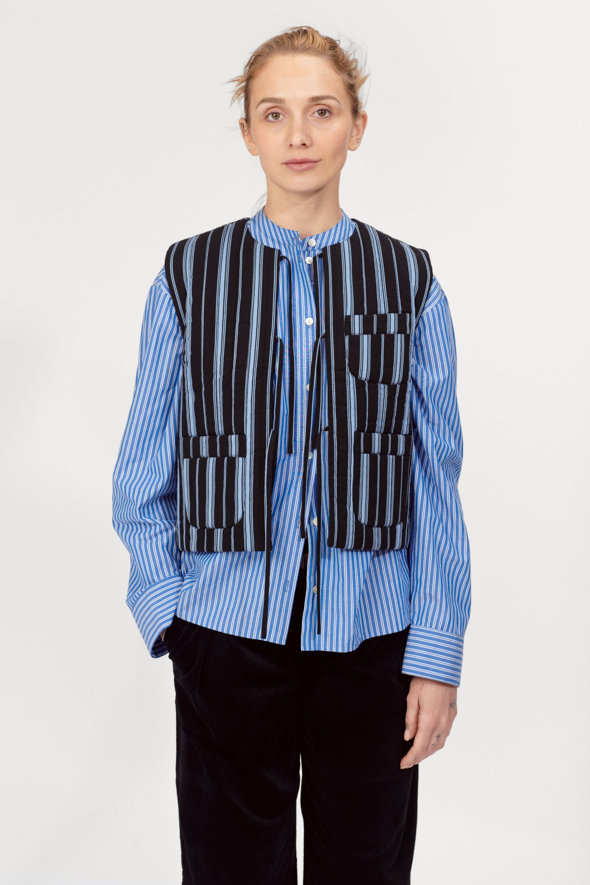 nué notes Liverpool Vest Vest 551 Dark Blue Stripe