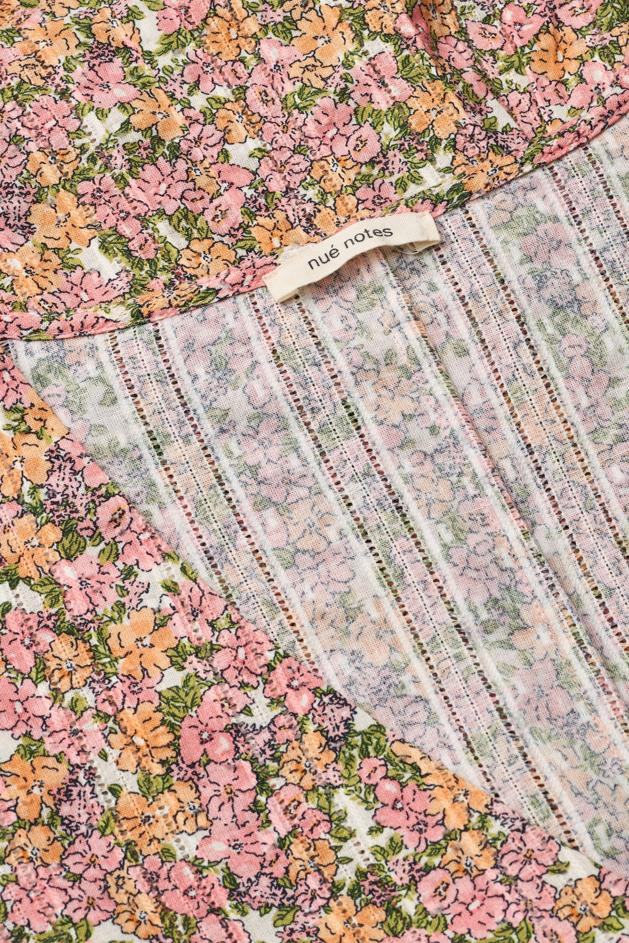 nué notes Sergovia Vest Vest 188 Peach Floral